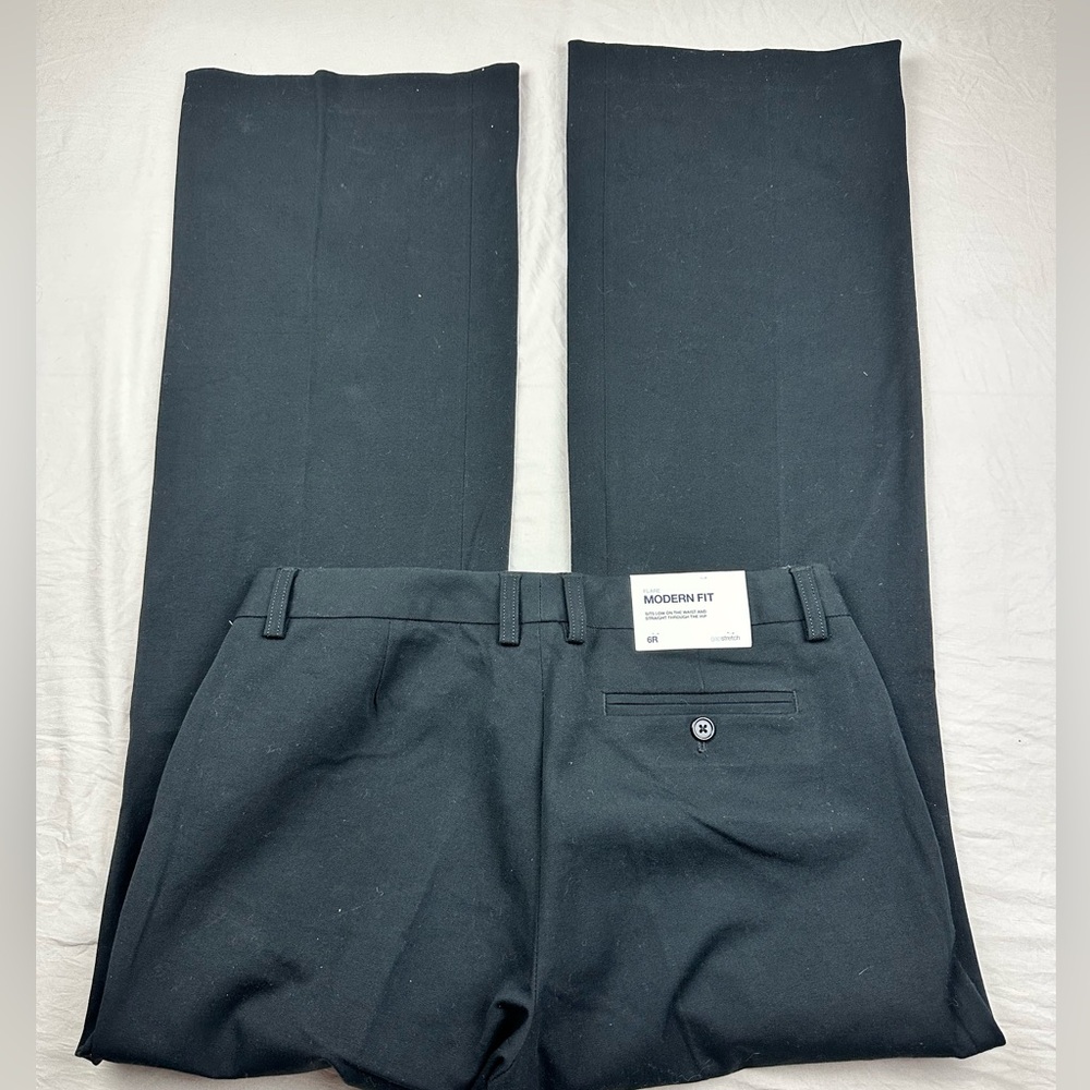 GAP women’s Classic black flare modern‎ fit New size 6 regular